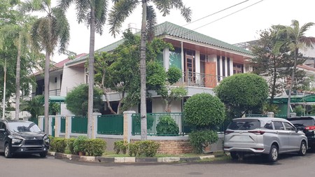 Dijual - kini dengan harga yg lebih bersahabat! Rumah Hoek Sejuk & Asri di Gading Kirana Timur, Kelapa Gading