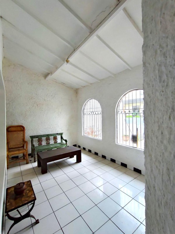 Di jual Rumah lama terawat di Jl Anggrek Lestari Indah Lebak Bulus - Jaksel 