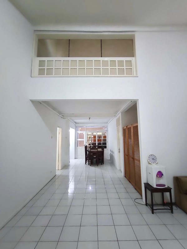 Di jual Rumah lama terawat di Jl Anggrek Lestari Indah Lebak Bulus - Jaksel 