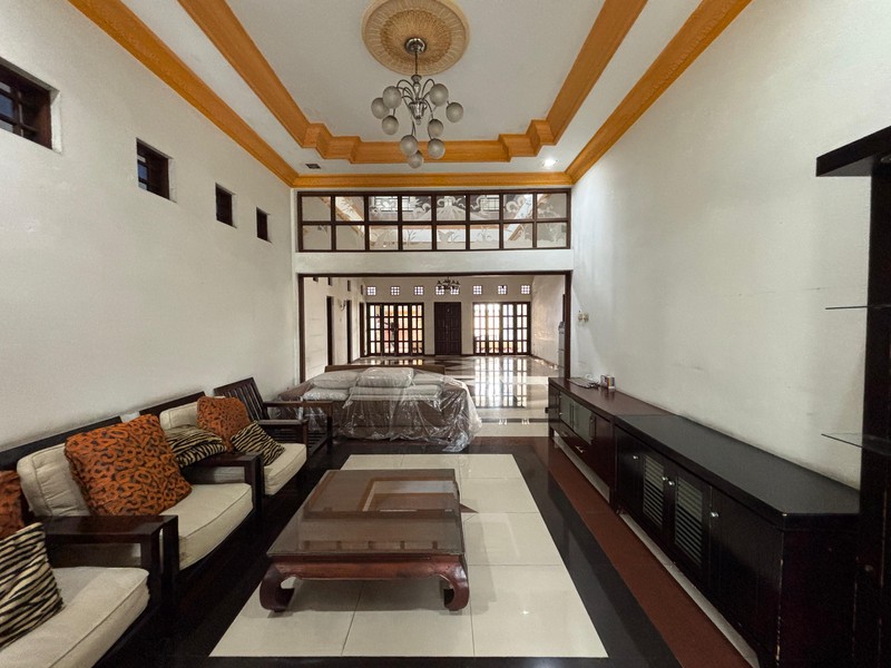 Disewakan Rumah Mewah & Luas 2 Lantai di Wonocatur, Banguntapan Dekat Pusat Kota Jogja