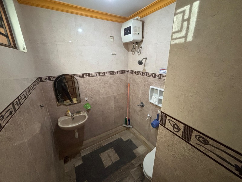 Disewakan Rumah Mewah & Luas 2 Lantai di Wonocatur, Banguntapan Dekat Pusat Kota Jogja