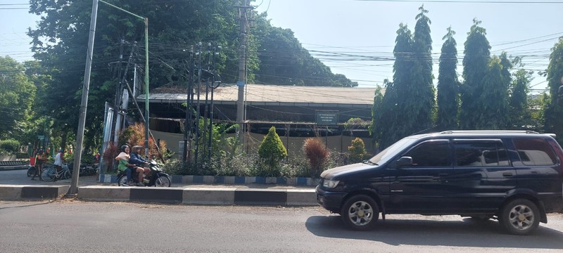 Dijual 1800 m2 Tanah Hook Komersial area di Alun - Alun Bangil Pasuruan Jawa Timur - Jalan Ahmad Yani - Cocok Buat Segala Usaha - Strategis Row Jalan Besar - SHM