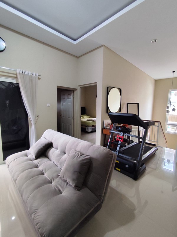 Dijual Hunian 2 Lantai Full Furnished Dalam Perum, Dekat Dengan SMA N 2 Ngaglik, Sukoharjo, Ngaglik, Sleman