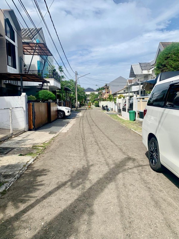 Rumah Bagus Di Jl Palem Kuning Rawa Buntu BSD Tangerang Selatan