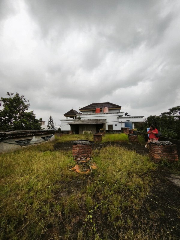 Rumah Hitung Tanah Di Jl YRS Veteran Bintaro Jakarta Selatan