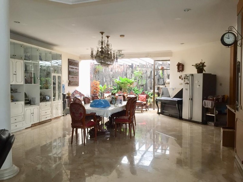 Rumah Mewah Super Luas 1.644 m² di Kebayoran Baru - Jakarta Selatan | Premium Area, Lingkungan Elite