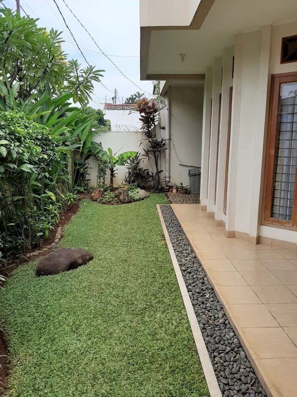 Rumah Bagus Di Jl Batam Cinere Tangerang Selatan