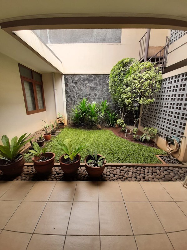 Rumah Bagus Di Jl Batam Cinere Tangerang Selatan