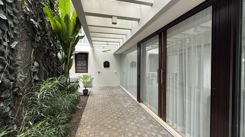 MODERN AND BEAUTIFUL HOUSE AT SENOPATI AREA