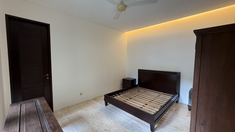 MODERN AND BEAUTIFUL HOUSE AT SENAYAN AREA