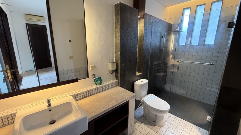 MODERN AND BEAUTIFUL HOUSE AT SENAYAN AREA