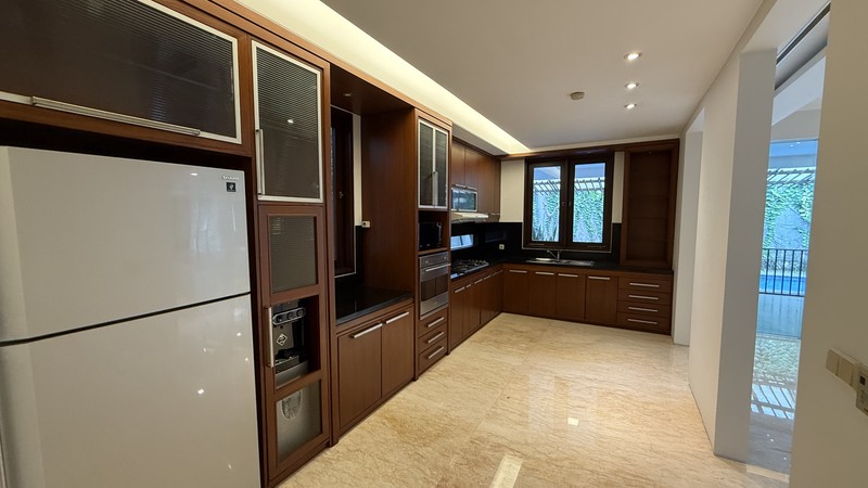 MODERN AND BEAUTIFUL HOUSE AT SENAYAN AREA