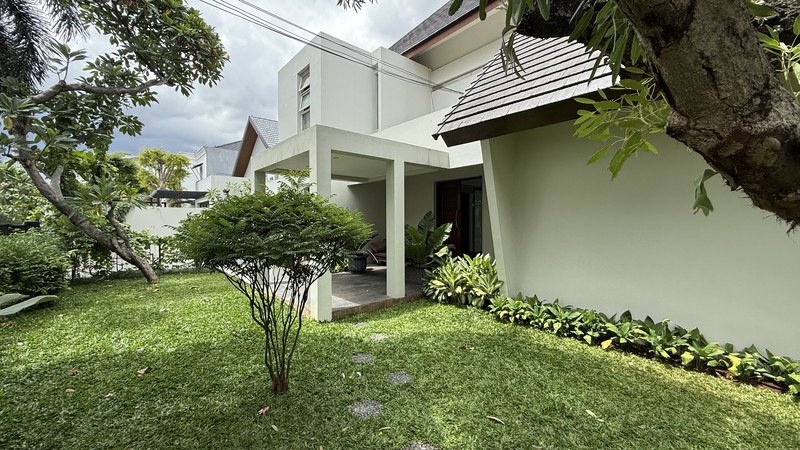 MODERN AND BEAUTIFUL HOUSE AT SENAYAN AREA