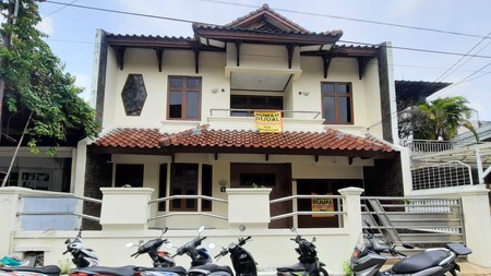 Rumah Bagus Di Alam Segar Pondok Indah Jakarta Selatan