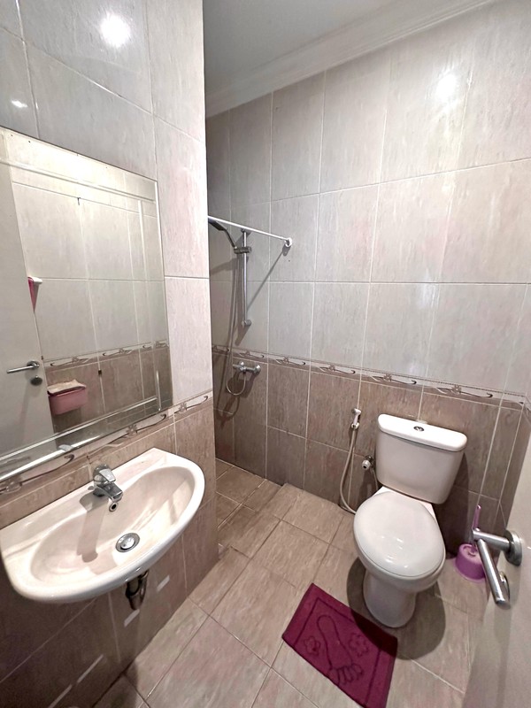 Rumah Bagus Di Neo Catalonia, Nusa Loka BSD Tangerang Selatan