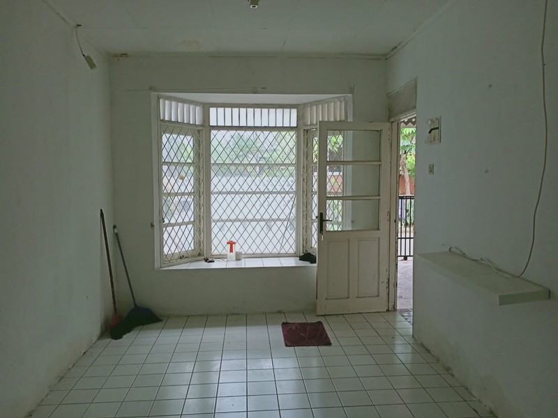 Rumah 1 Lantai Asri Dan Sejuk Depan Taman Sektor 5 Bintaro Jaya