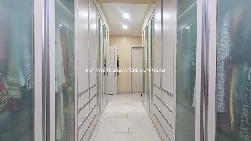 Dijual Rumah Mewah 2 Lantai Siap Huni di Kebayoran