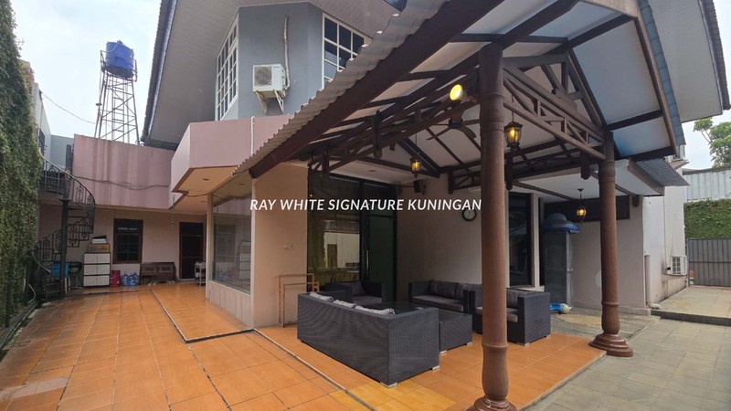 Dijual Rumah Mewah 2 Lantai Siap Huni di Kebayoran