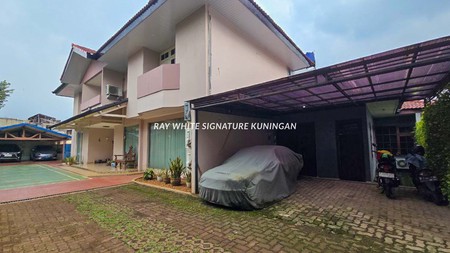 Dijual Rumah Mewah 2 Lantai Siap Huni di Kebayoran