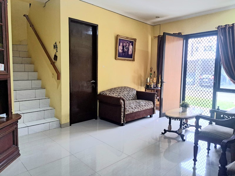 Rumah 2 Lantai di Legenda Wisata Cibubur