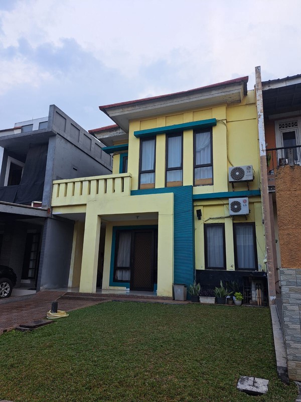 Rumah 2 Lantai di Legenda Wisata Cibubur