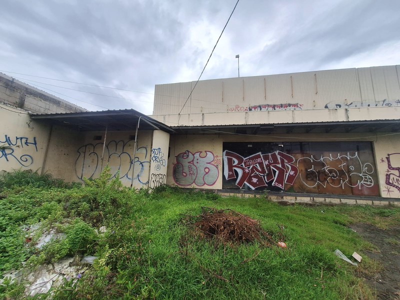 Rumah Hitung Tanah di area Jl. Cirendeu Raya, Cilandak, Jaksel, Luas Tanah 1539m2 (776m2 + 763m2)