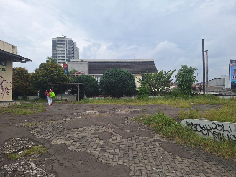 Rumah Hitung Tanah di area Jl. Cirendeu Raya, Cilandak, Jaksel, Luas Tanah 1539m2 (776m2 + 763m2)