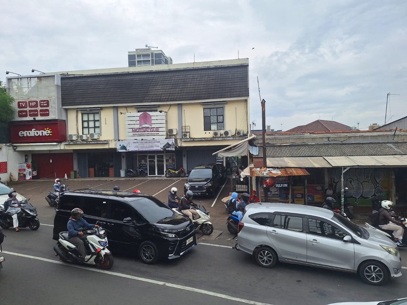 Rumah Hitung Tanah di area Jl. Cirendeu Raya, Cilandak, Jaksel, Luas Tanah 1539m2 (776m2 + 763m2)