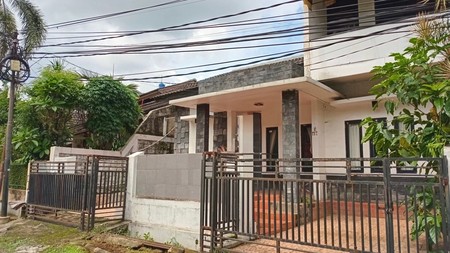 Rumah 2 Lantai Dijual Lokasi Cinere 