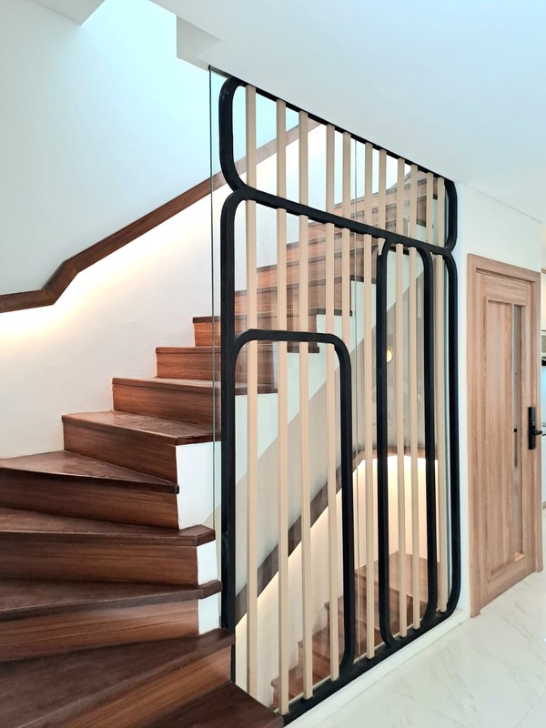 Rumah 2 Lantai + Rooftop Lokasi di Tebet Jaksel