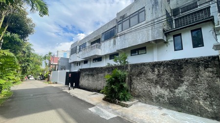 Rumah 3 Lantai Hitung Tanah di Daerah Veteran Jakarta Selatan
