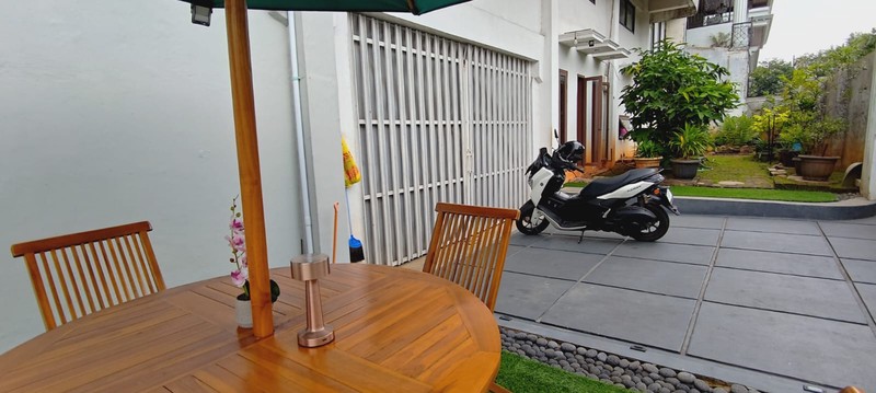 Rumah 3 Lantai Hitung Tanah di Daerah Veteran Jakarta Selatan