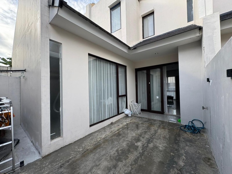 Termurah. Rumah Modern Citra Garden Serpong cluster Aeris, Cisauk