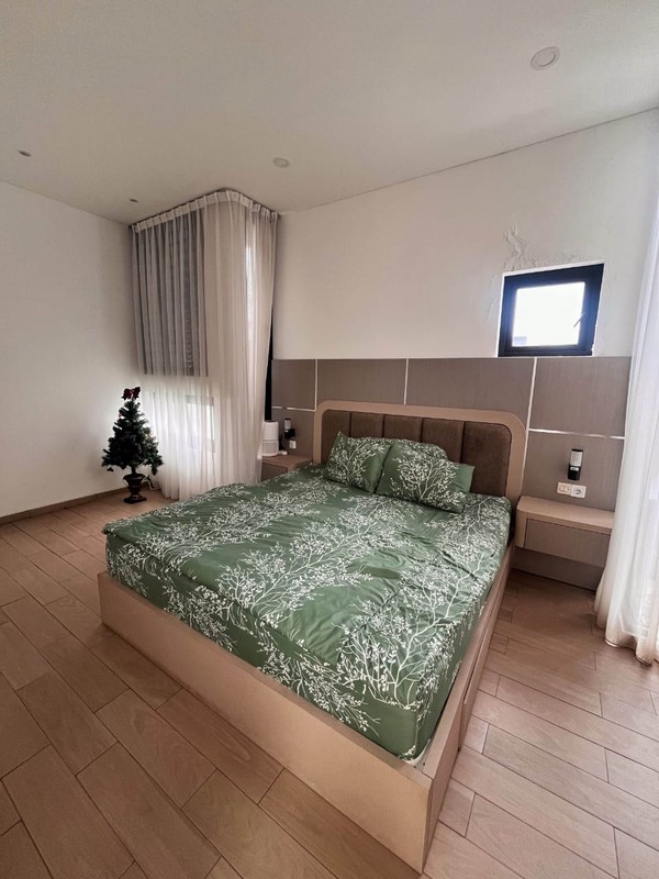 Flash Sale. Rumah modern Favoury House, Serpong