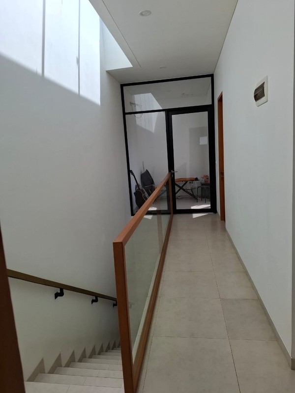 Flash Sale. Rumah modern Favoury House, Serpong