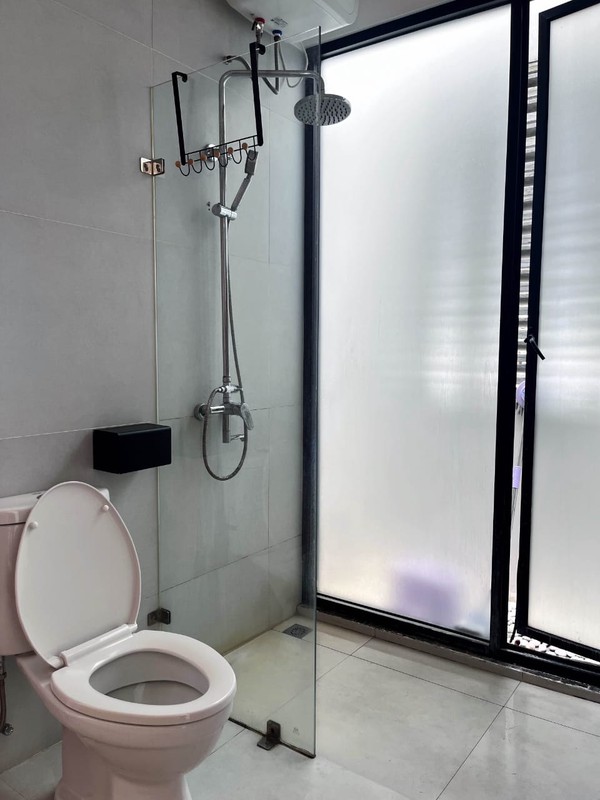 Flash Sale. Rumah modern Favoury House, Serpong