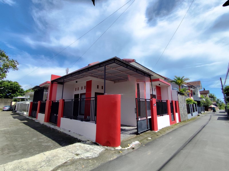 Disewakan Rumah Hook Strategis di Karangsari,Wedomartani, Ngemplak, Sleman Dekat Stadion Maguwoharjo