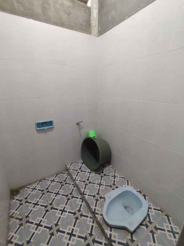 Disewakan Ruko Strategis di Pinggir Jalan Nasional, Area Komersial Ramai, Tridadi, Sleman