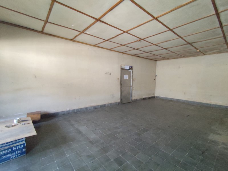 Disewakan Ruko Strategis di Pinggir Jalan Nasional, Area Komersial Ramai, Tridadi, Sleman