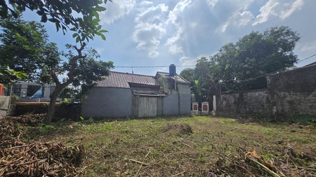 Rumah Hitung Tanah 630 m2, Lokasi Pinggir Jalan Raya Cinere
