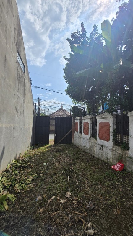 Rumah Hitung Tanah 630 m2, Lokasi Pinggir Jalan Raya Cinere