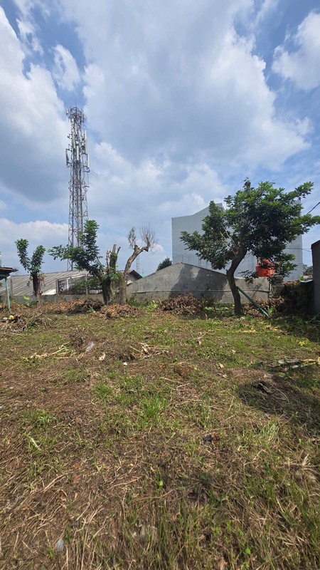 Rumah Hitung Tanah 630 m2, Lokasi Pinggir Jalan Raya Cinere