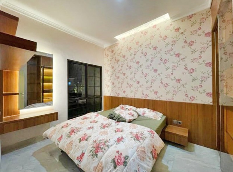 Rumah Full Furnished 2 Lantai di Green Cilangkap Indah Jakarta Timur