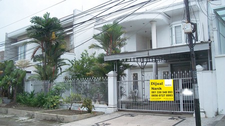 Rumah di Kertajaya Indah Tengah Surabaya Timur, 2 Lantai, Strategis, SIAP HUNI
