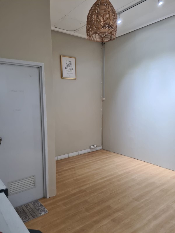 Murah. Kios 1 lantai di Granada Square BSD, cocok untuk segala jenis usaha.. 