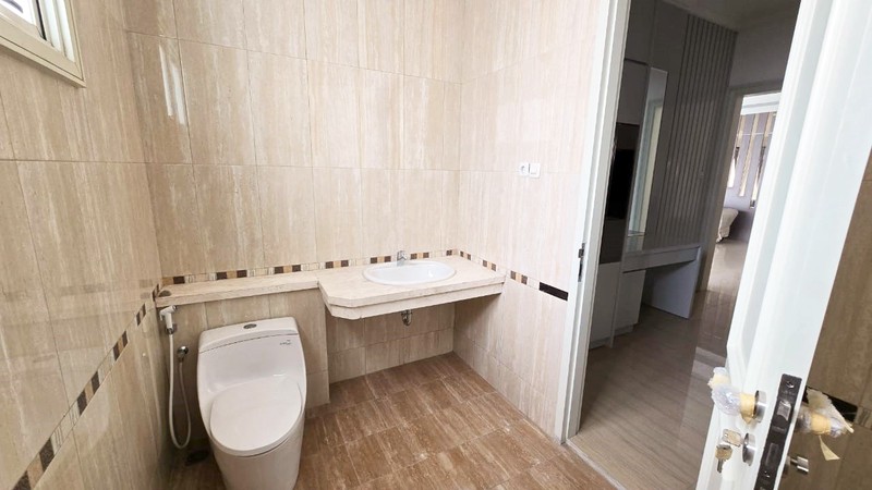 Rumah Baru Dekat Galaxy Mall Surabaya Timur, Puri Galaxy Bougenville Cove, MEWAH, SIAP HUNI