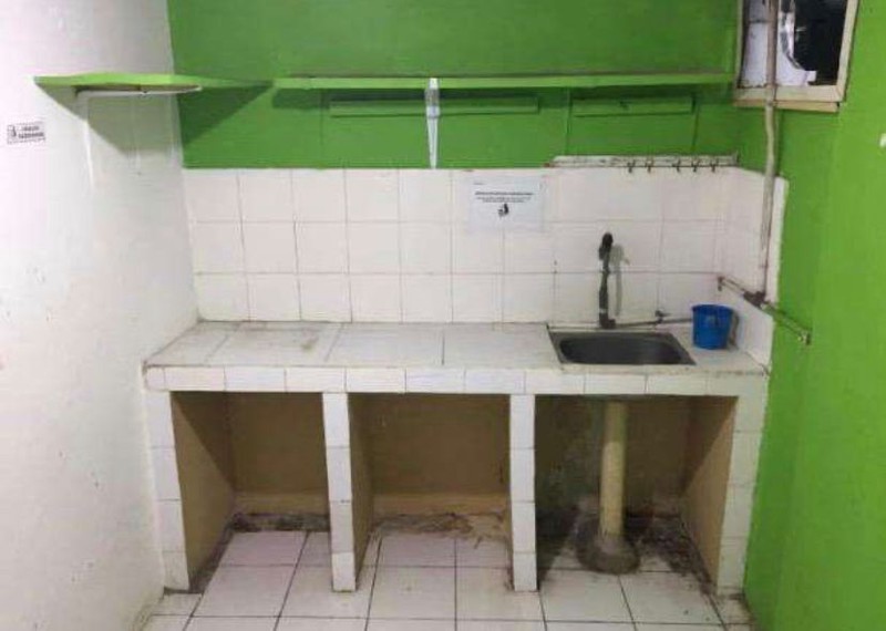 Sewa Rumah Tinggal Strategis Tebet Timur Dalam  - Akses 2 Mobil, Carport 2, Siap Huni