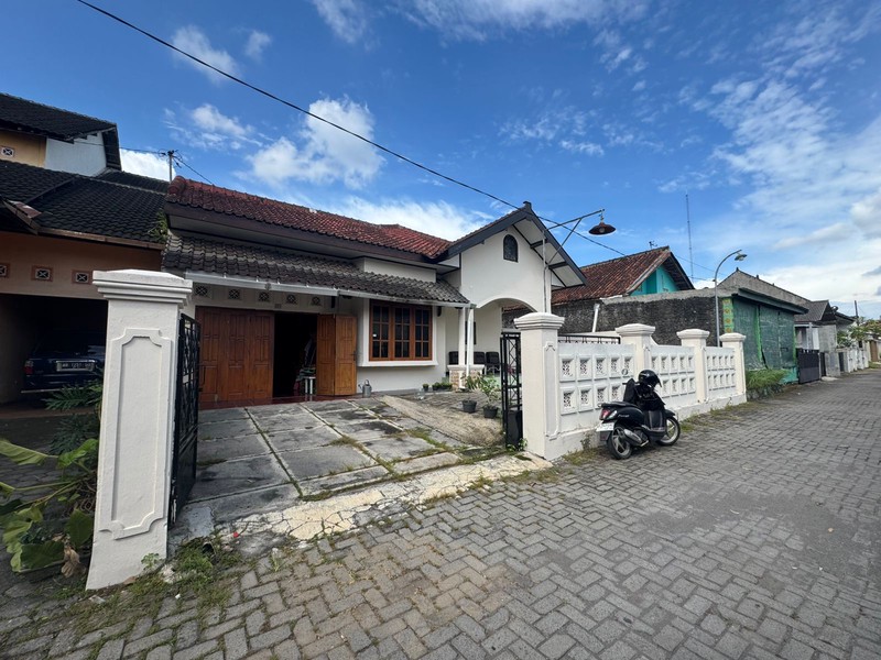 Dijual Rumah Strategis & Nyaman di Maguwoharjo - Depok Sleman 