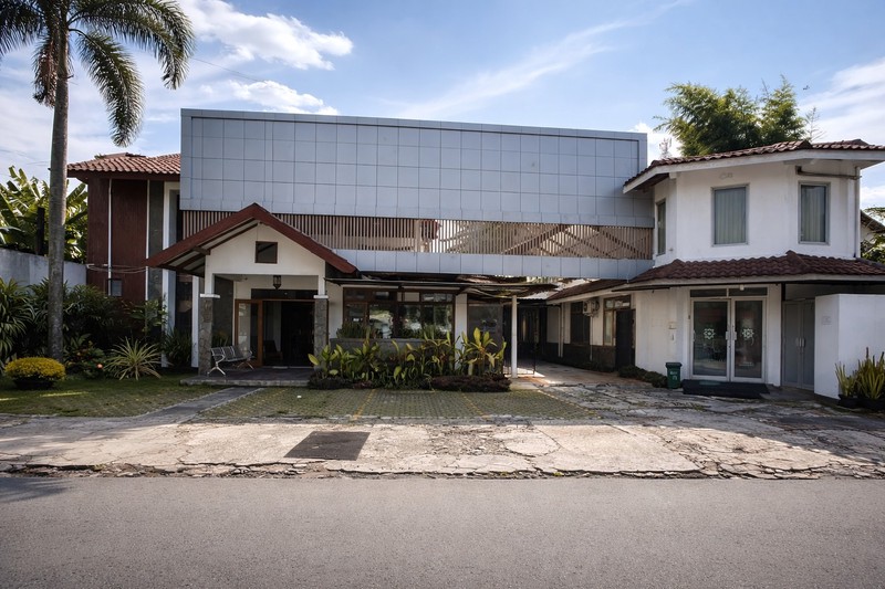 DIJUAL RUANG USAHA STRATEGIS - JALAN MAGELANG, DEKAT JOGJA CITY MALL