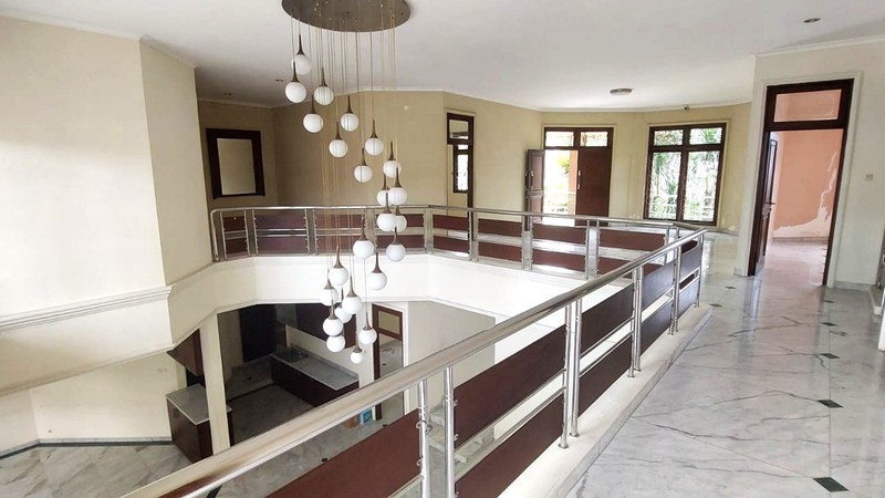 Rumah Luas Cocok untuk Kantor atau Tempat Usaha di Cipete Utara, Dharmawangsa, Kebayoran Baru